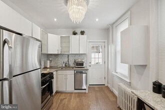 2511 E Oakdale St in Philadelphia, PA - Building Photo - Building Photo