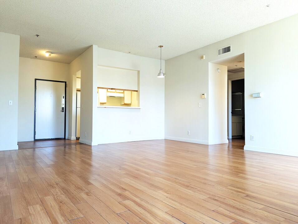 553 S St Andrews Pl in Los Angeles, CA - Foto de edificio