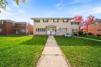 27 E Thorndale Ave in Roselle, IL - Building Photo - Building Photo