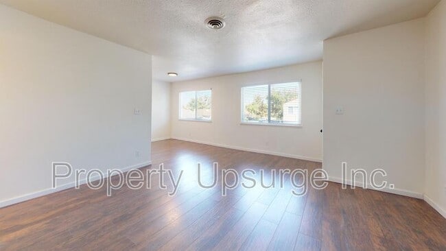 property at 1356 Hobart Dr