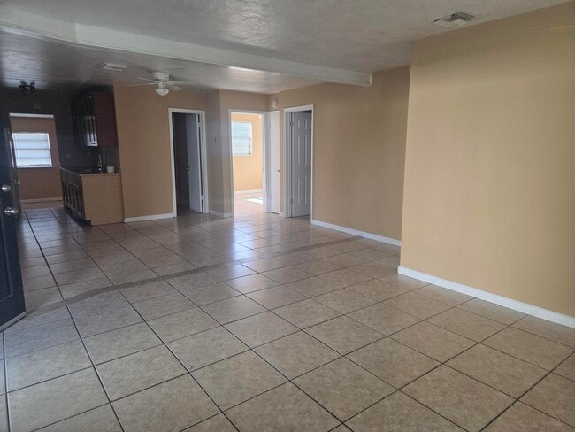 1509 Pine Tree Ct in West Palm Beach, FL - Building Photo - Building Photo