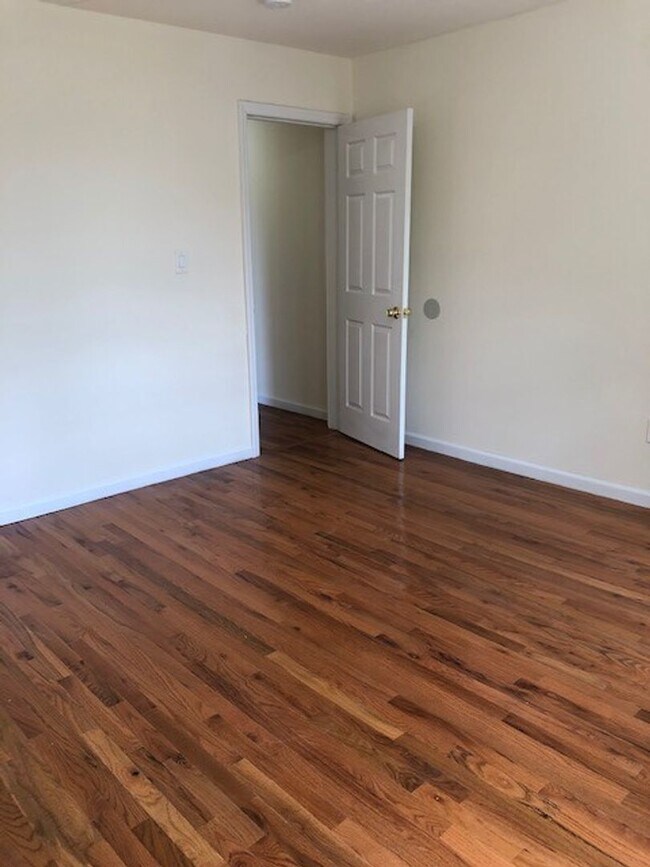 687 Hunterdon St in Newark, NJ - Building Photo - Building Photo
