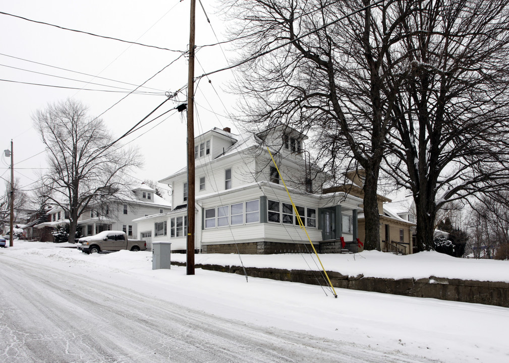 175 Norton Ave in Barberton, OH - Building Photo