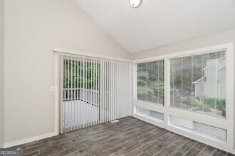 587 Farmbrook Trail NE in Kennesaw, GA - Building Photo - Building Photo