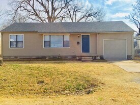 5614 W 3rd St in Tulsa, OK - Building Photo