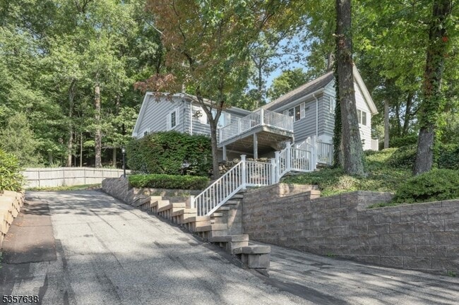 property at 336 Lakeview Ave