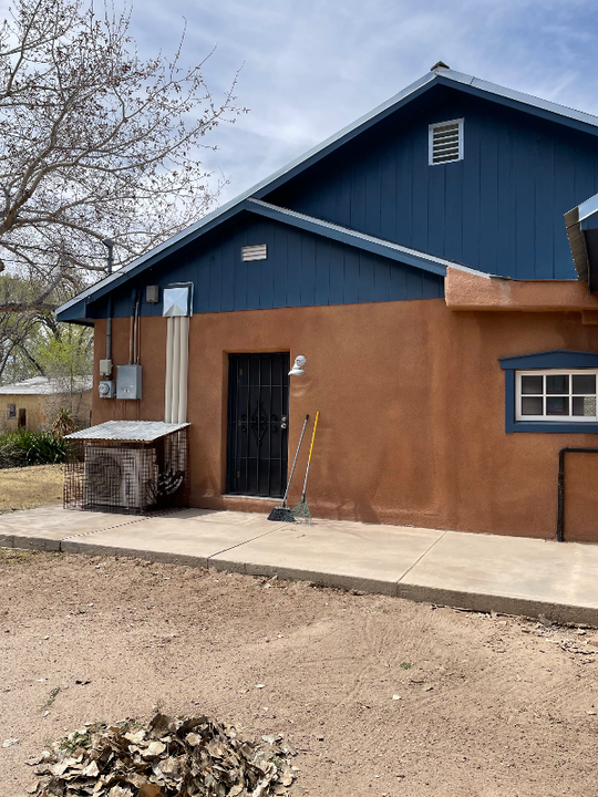 1117 Lovato Rd SW in Albuquerque, NM - Building Photo