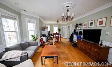 55 Hobart St, Unit 2 in Boston, MA - Building Photo - Building Photo