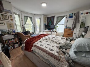18 Linden St, Unit 2B in Somerville, MA - Building Photo - Building Photo