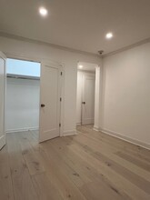 20 Church St, Unit B23 in Greenwich, CT - Foto de edificio - Building Photo