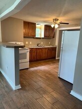 6710 Phillips Ln in Hitchcock, TX - Building Photo - Building Photo