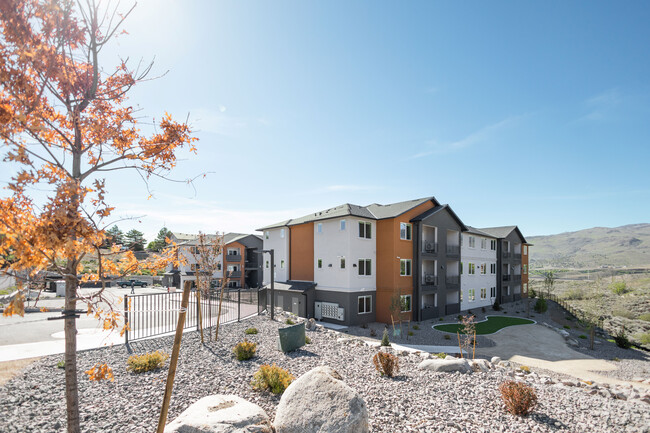 Canyon's Edge Apartments in Reno, NV - Building Photo - Building Photo