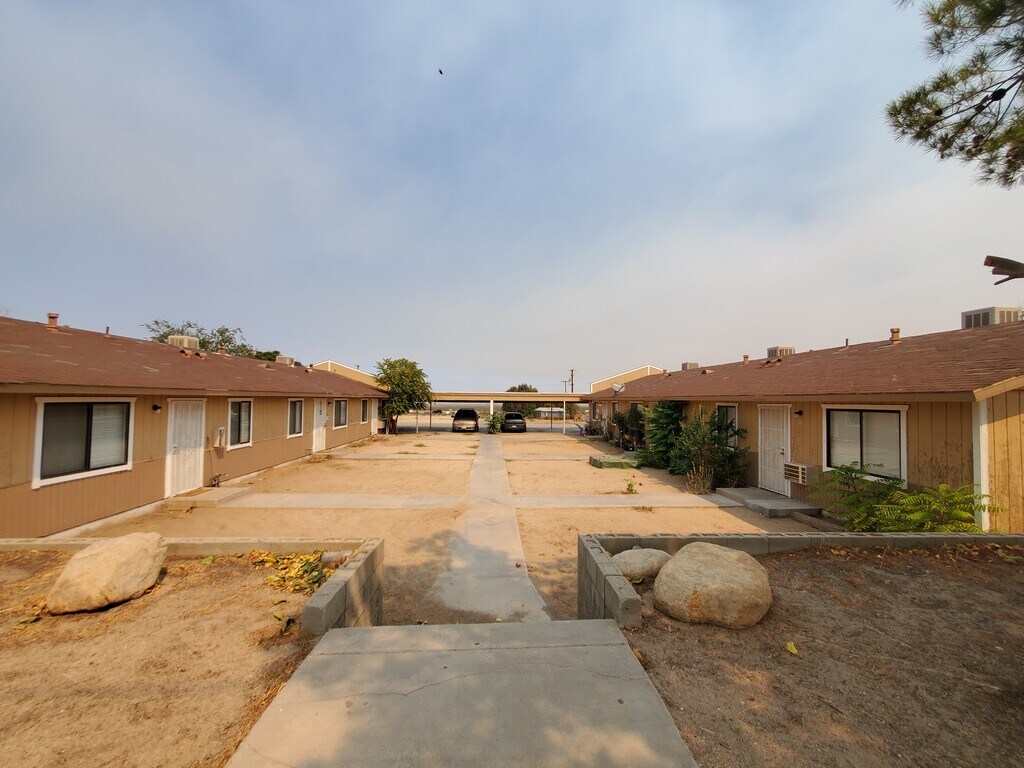 12619 Ave V10 Rentals in Pearblossom, CA