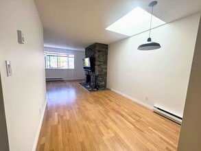 3437 W 4th Ave in Vancouver, BC - Building Photo - Building Photo