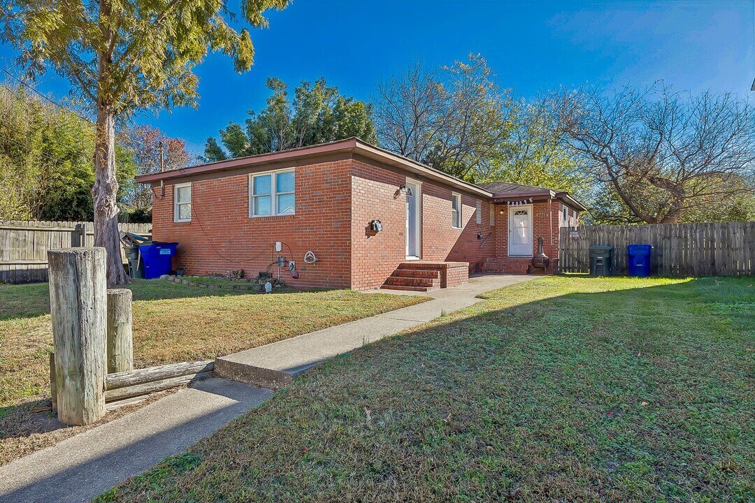 9466 Phillip Ave in Norfolk, VA - Building Photo