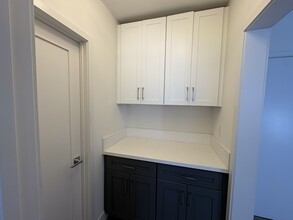 1639 S Hobart Blvd in Los Angeles, CA - Building Photo - Building Photo