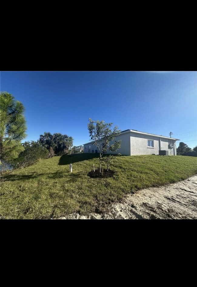 4800-4802 15th St SW in Lehigh Acres, FL - Building Photo - Building Photo