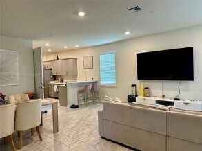 4144 Greenway Dr in Hollywood, FL - Building Photo - Building Photo