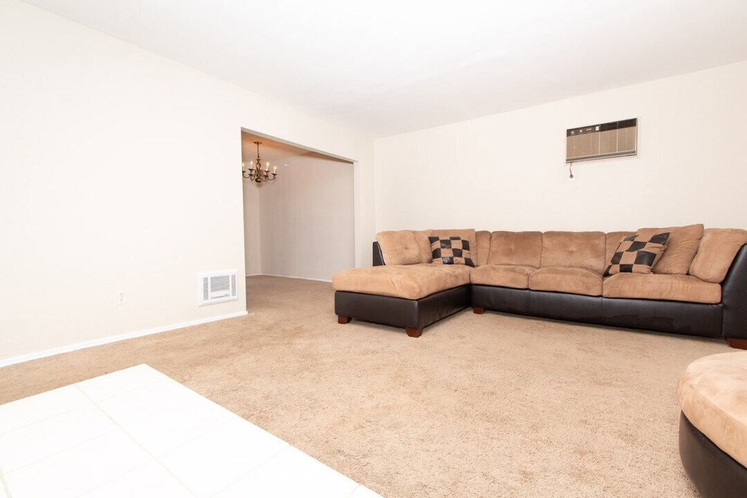 7930 Mission Center Ct in San Diego, CA - Building Photo