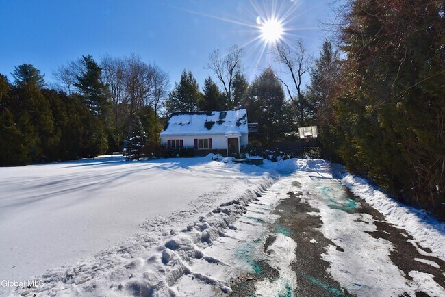 10 Katherine Terrace in Clifton Park, NY - Foto de edificio - Building Photo