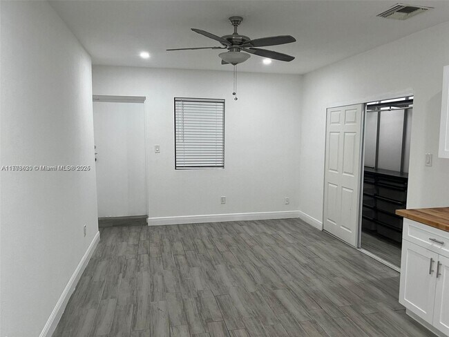 13028 SW 108th St in Miami, FL - Building Photo - Building Photo