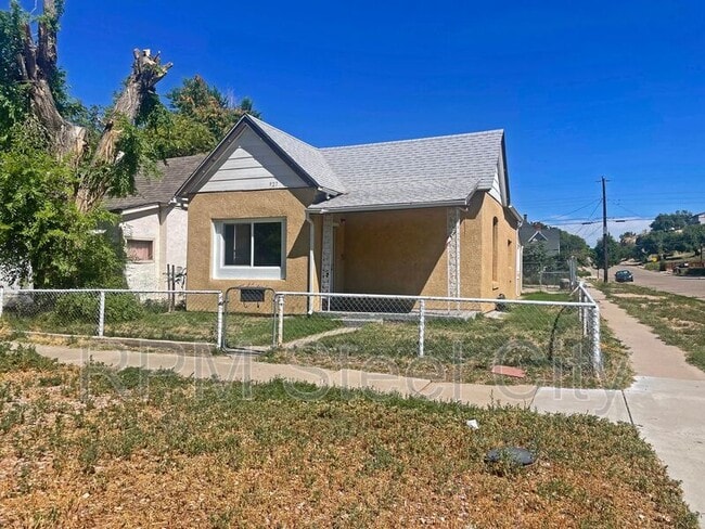 927 E 1st St in Pueblo, CO - Building Photo - Building Photo