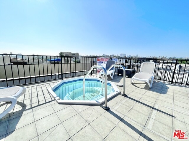 102 N Clark Dr-Unit -307 in Los Angeles, CA - Building Photo - Building Photo