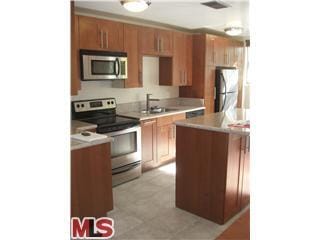 property at 11854 Darlington Ave