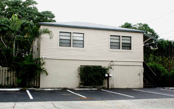 3015 Poinsettia Ave in West Palm Beach, FL - Building Photo