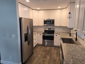 18942 SE Hillcrest Dr in Jupiter, FL - Building Photo - Building Photo