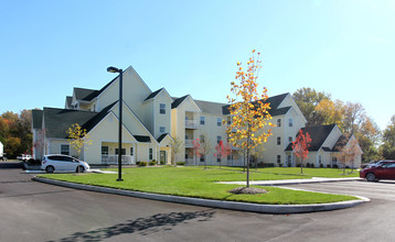 Aspen Lakes in Indianapolis, IN - Building Photo - Building Photo