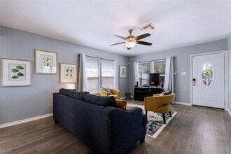 5420 Avenue Q in Galveston, TX - Foto de edificio - Building Photo