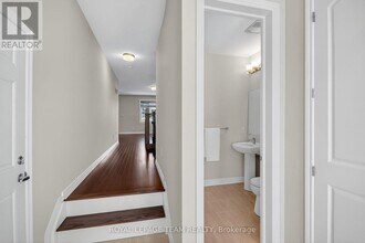 548 Flagstaff Dr in Ottawa, ON - Building Photo - Building Photo