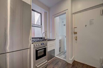 207 Madison St, Unit 6A in New York, NY - Foto de edificio - Building Photo