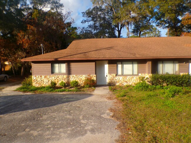 3721 NE 41st St in Ocala, FL - Foto de edificio - Building Photo