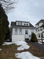 5 Winthrop St in Torrington, CT - Building Photo