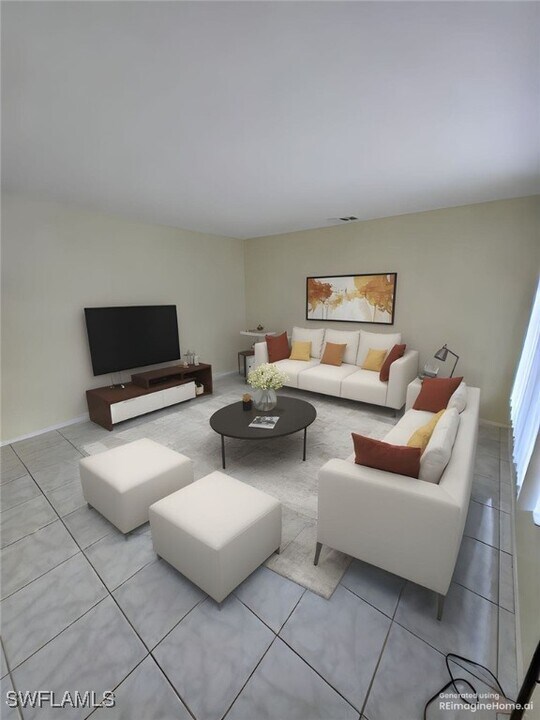 732 Phyllis St in Port Charlotte, FL - Building Photo