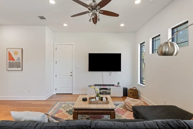 1803 E 18th St in Austin, TX - Building Photo - Building Photo
