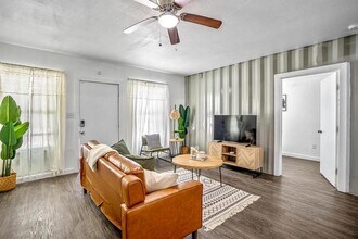 4014 Dreyfus St in Houston, TX - Building Photo - Building Photo