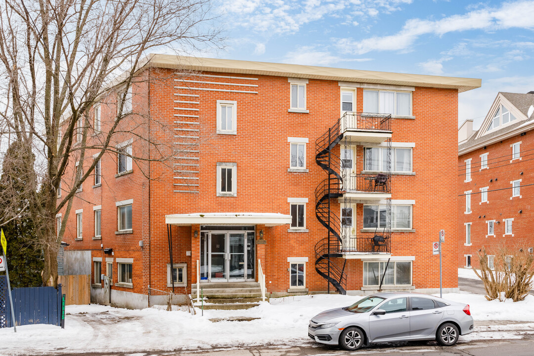 3435 Du Fort-Rolland St in Lachine, QC - Building Photo