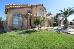 137 W Leah Ct in Gilbert, AZ - Building Photo