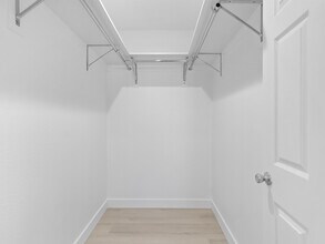 8828 Chimineas Ave in Northridge, CA - Building Photo - Building Photo