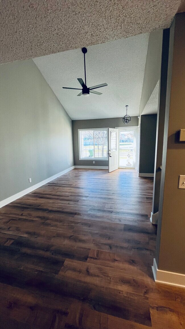 17020 Eastwood Ave in Farmington, MN - Building Photo - Building Photo