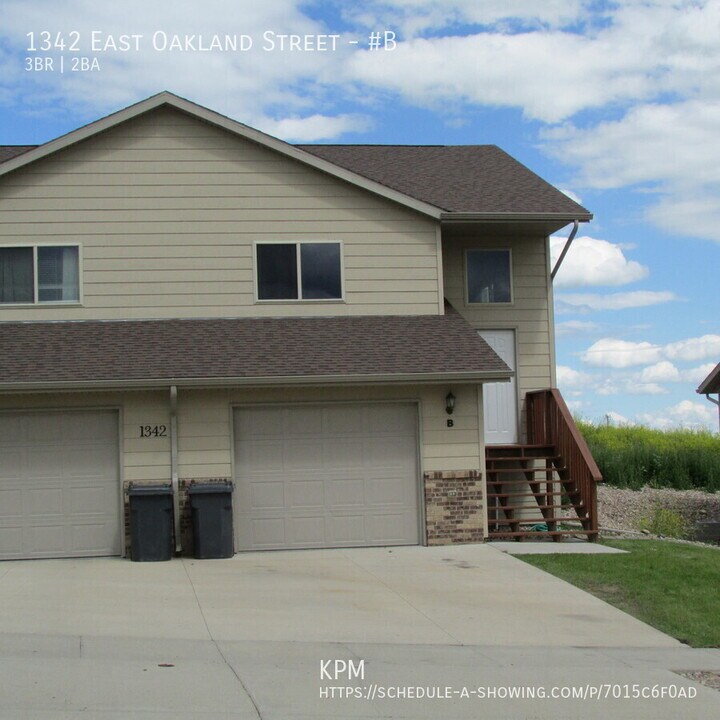 1342 E Oakland St in Rapid City, SD - Building Photo