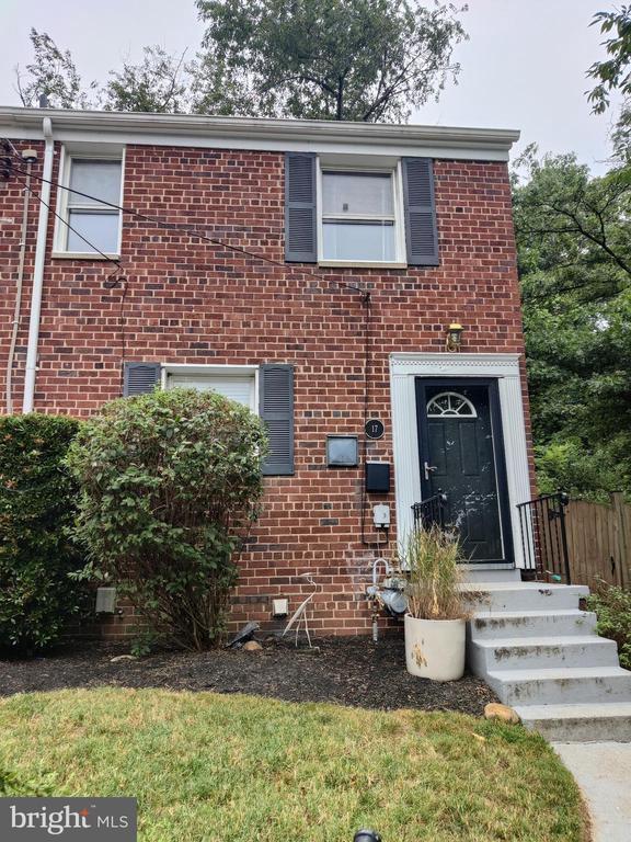 property at 17 Kennedy St