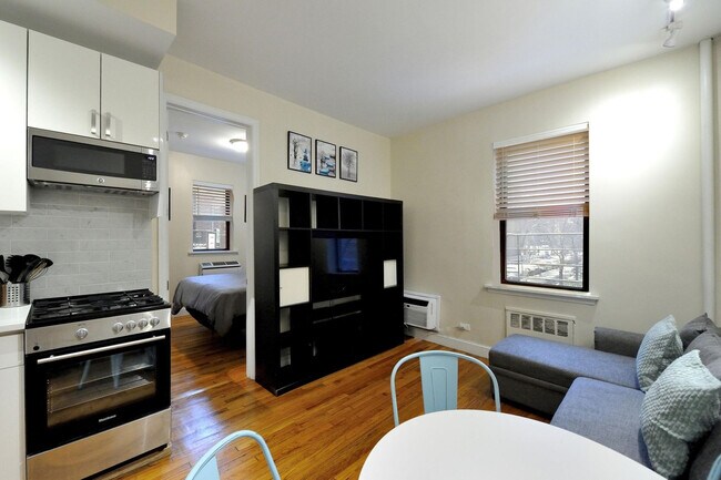 237 Sullivan St in New York, NY - Building Photo - Building Photo