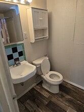 1216 Beverly St in Emporia, KS - Foto de edificio - Building Photo