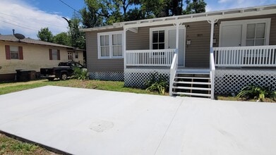 1511 N Davis Hwy, Unit A in Pensacola, FL - Foto de edificio - Building Photo