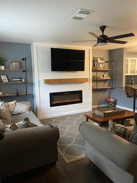 property at 1520 Geoffs Dr