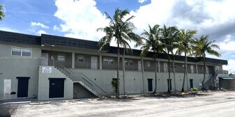7701-7713 Davie Road Extension in Hollywood, FL - Building Photo